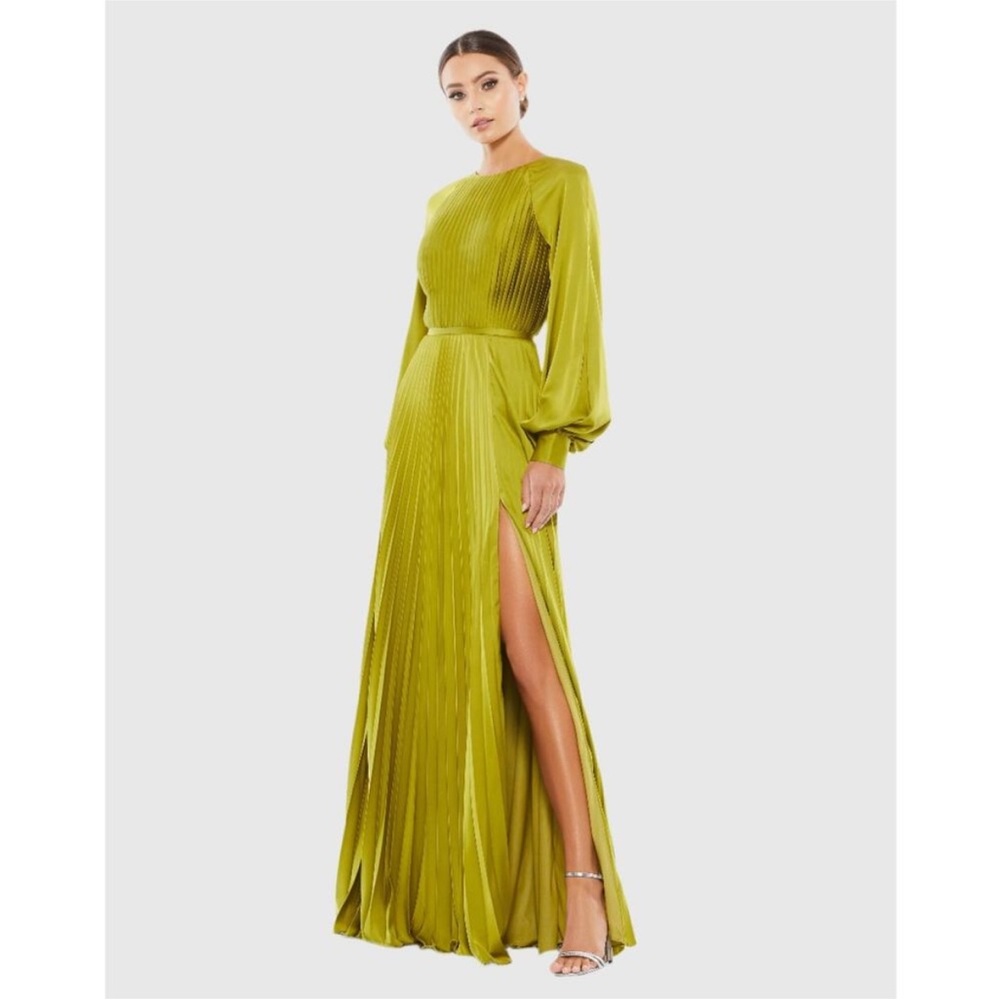 Mac Duggal 26590 Apple Green Pleated High Neck Raglan Long Sleeve Sz 10 NEW